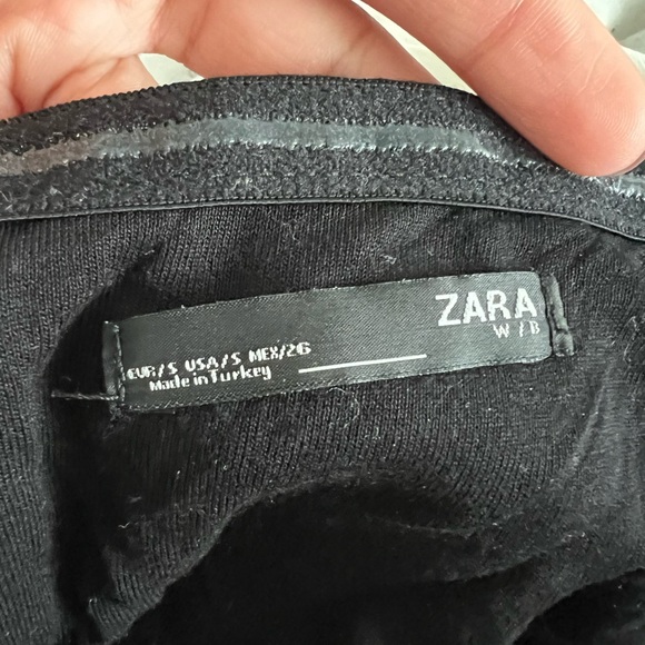 Small black jumpsuit from Zara - Picture 3 of 3